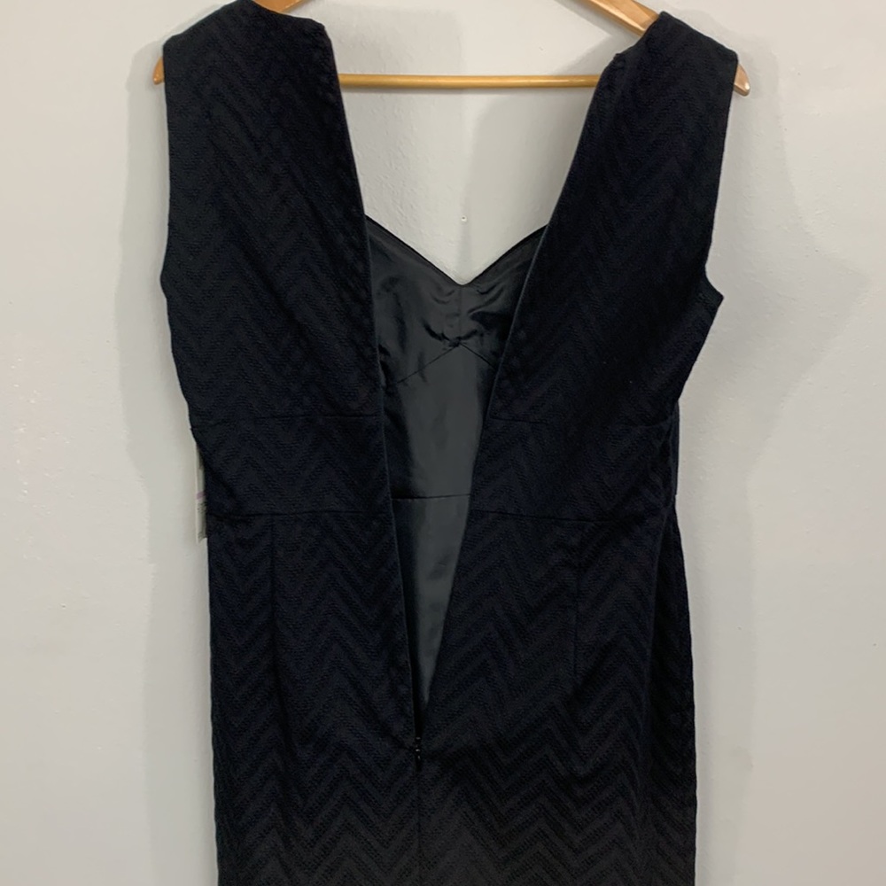 NEW Evan PiconeTextured Waves V-Neck Bishop Sheath Dress Black Size 6 $99 - Picture 14 of 15